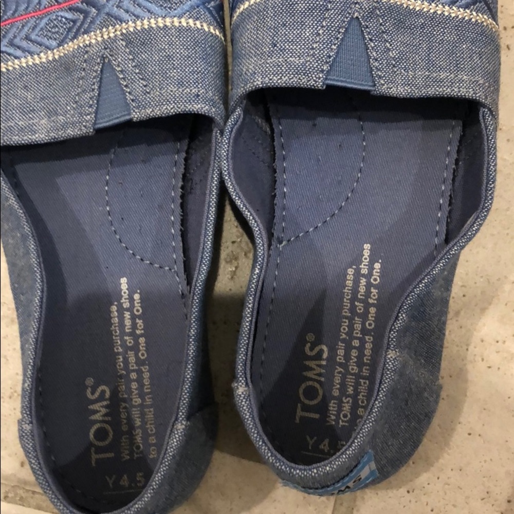 Toms - Picture 5 of 7